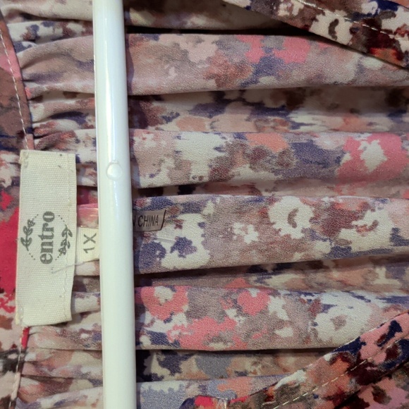 Entro 1X Multi Colored Button Down Top - Picture 2 of 7